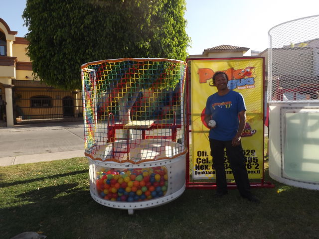Alberca de pelotas con DunkTank