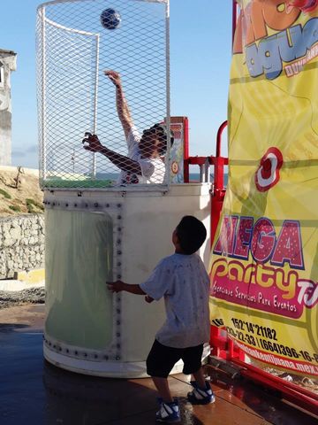 ¡Dunk Tank, diversión para todos!